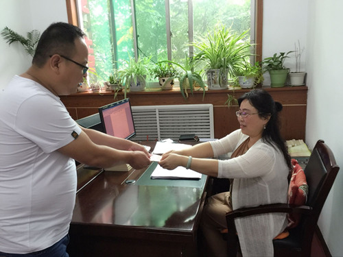 精準(zhǔn)助學(xué)讓寒門(mén)學(xué)子心里“暖暖的”